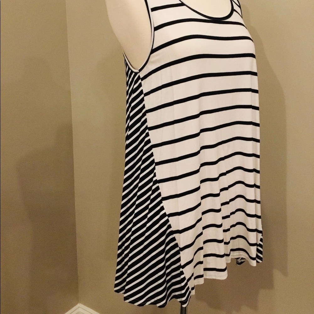 Umgee Tunic - Picture 14 of 16